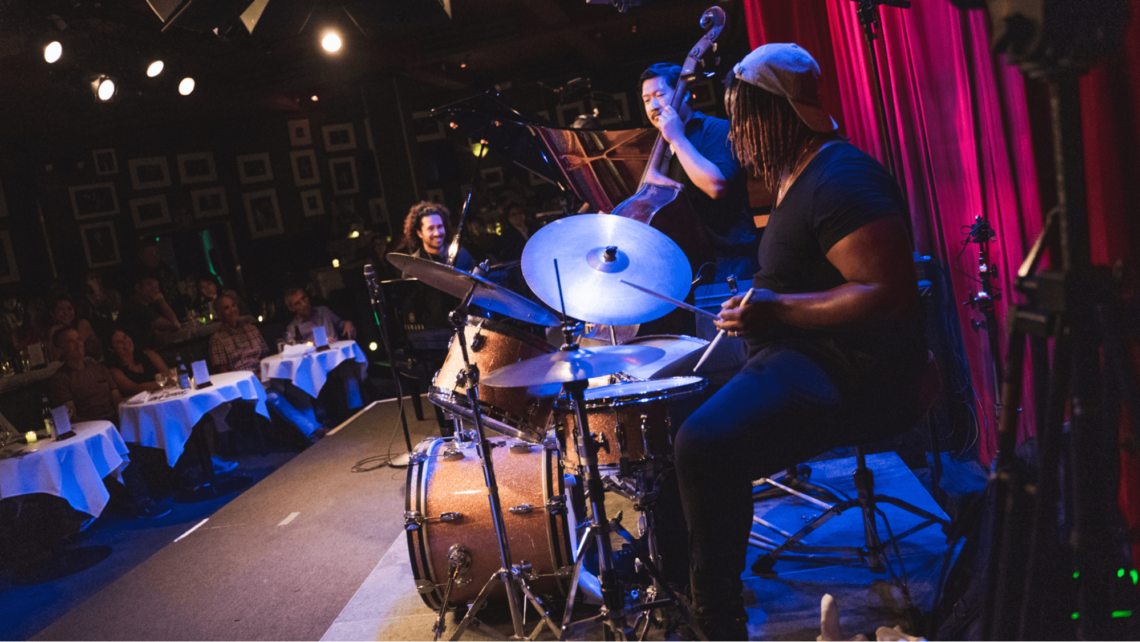 35 Bar Event Ideas to Bring in Regulars (and Keep Them Happy)